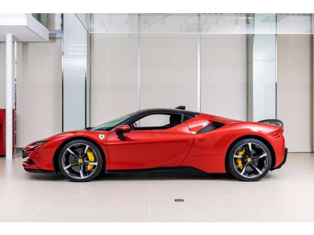 FERRARI SF90 Stradale