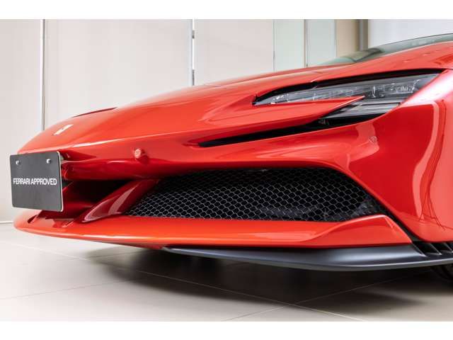 FERRARI SF90 Stradale