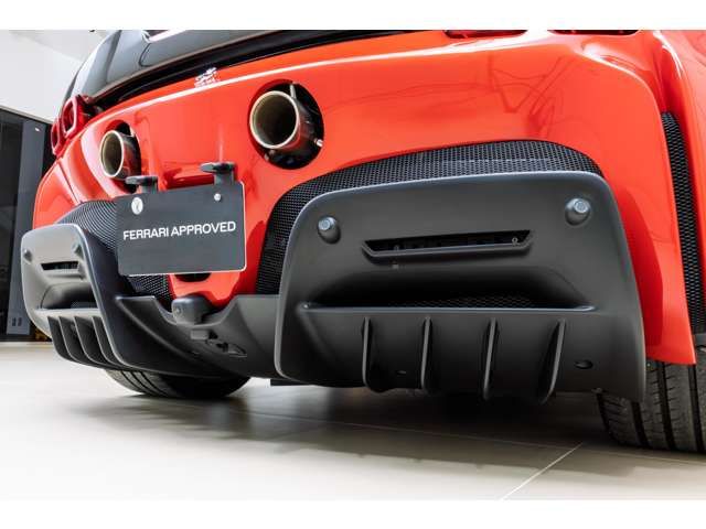 FERRARI SF90 Stradale