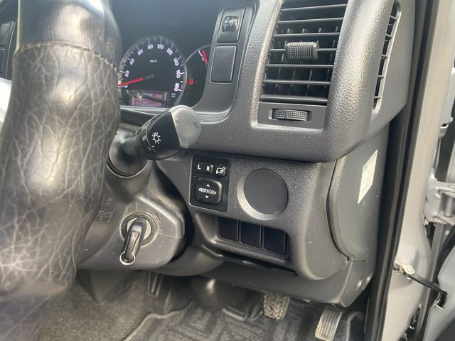 HIACE van 4WD