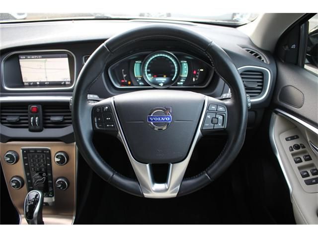 VOLVO V40 CROSS COUNTRY