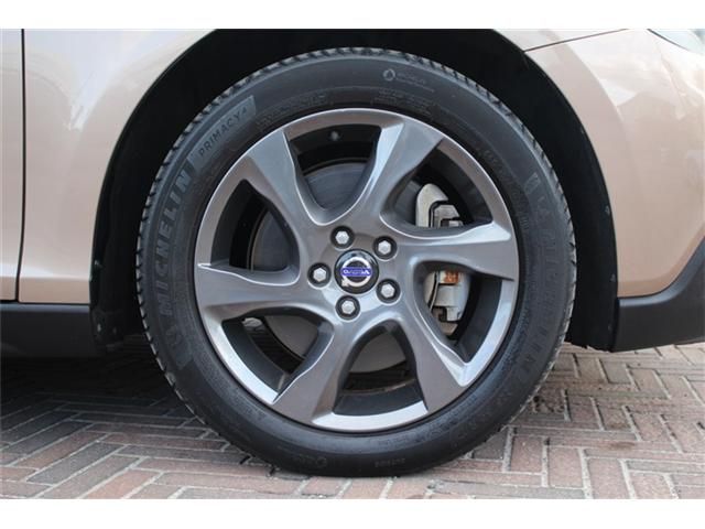 VOLVO V40 CROSS COUNTRY