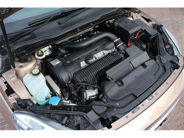 VOLVO V40 CROSS COUNTRY