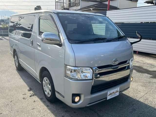REGIUSACE 2WD van