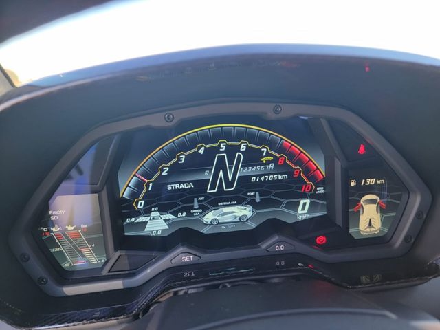 LAMBORGHINI Aventador