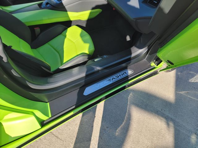 LAMBORGHINI Aventador Roadster