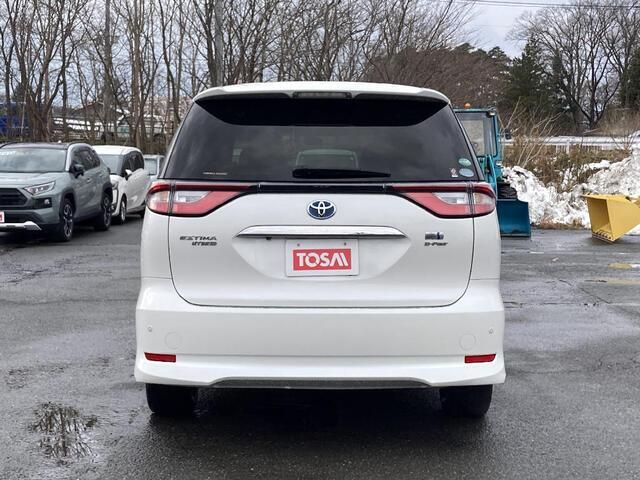 ESTIMA HYBRID 4WD