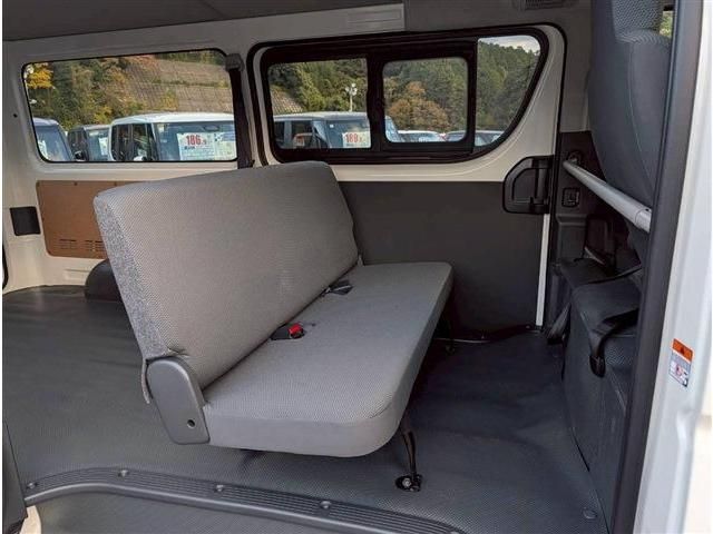BONGO BRAWNY VAN