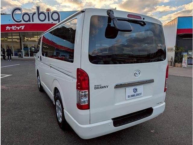 BONGO BRAWNY VAN