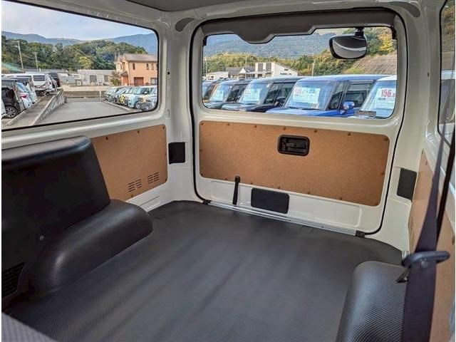 BONGO BRAWNY VAN