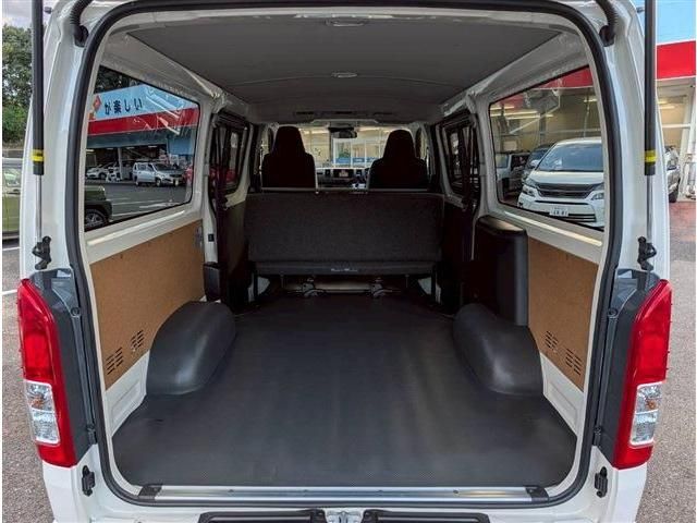 BONGO BRAWNY VAN