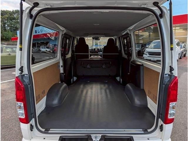 BONGO BRAWNY VAN