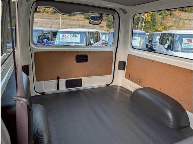 BONGO BRAWNY VAN