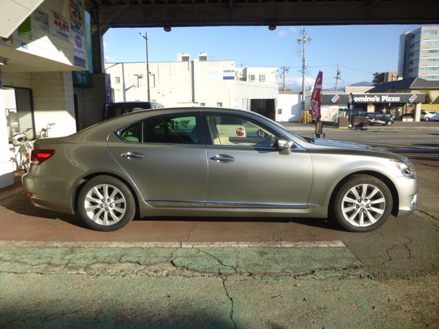 LEXUS LS460