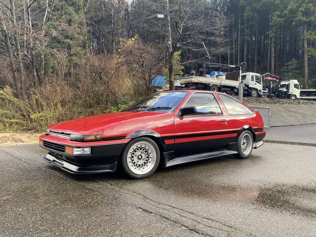 SPRINTER TRUENO hatchback