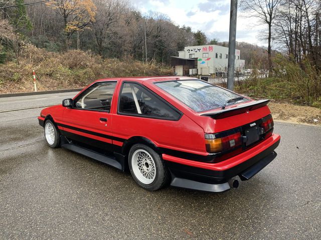SPRINTER TRUENO hatchback