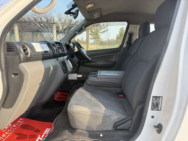 NV350 CARAVAN 4WD
