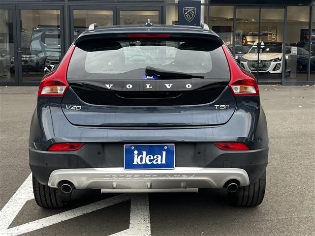 VOLVO V40 CROSS COUNTRY