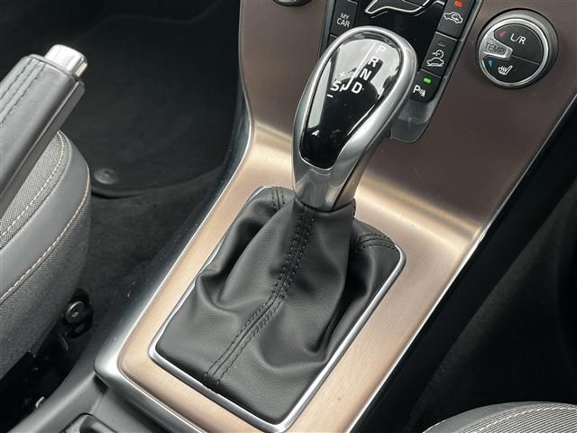 VOLVO V40 CROSS COUNTRY