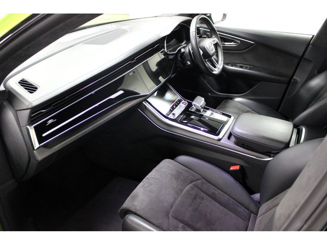 AUDI RS Q8