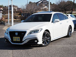 CROWN sedan hybrid