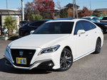 CROWN sedan hybrid