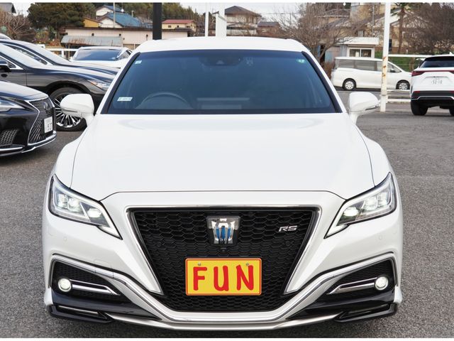 CROWN sedan hybrid 4WD