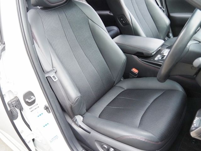 CROWN sedan hybrid 4WD
