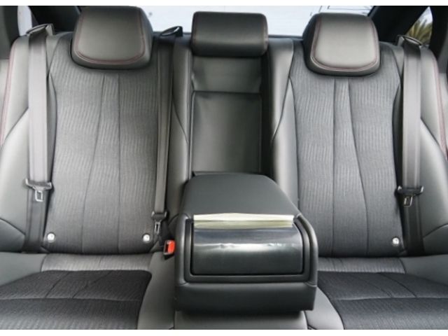 CROWN sedan hybrid 4WD