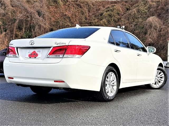 CROWN sedan