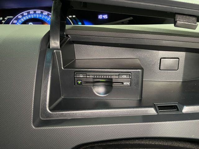 ESTIMA HYBRID 4WD