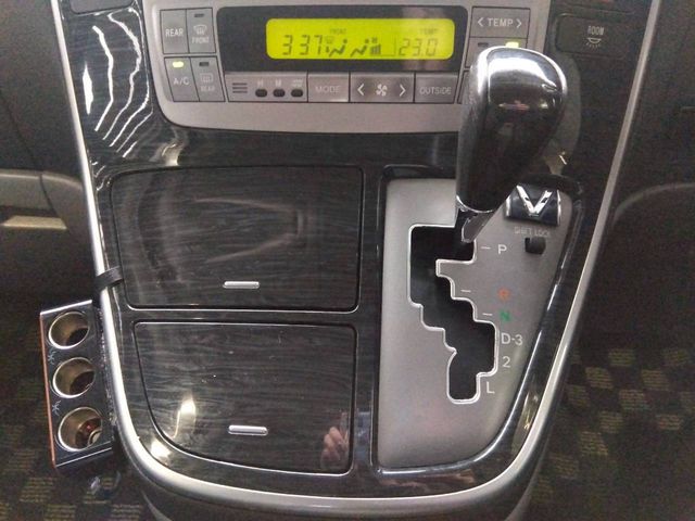 ALPHARD V