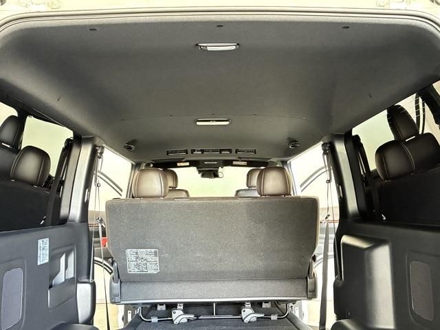 HIACE van 2WD