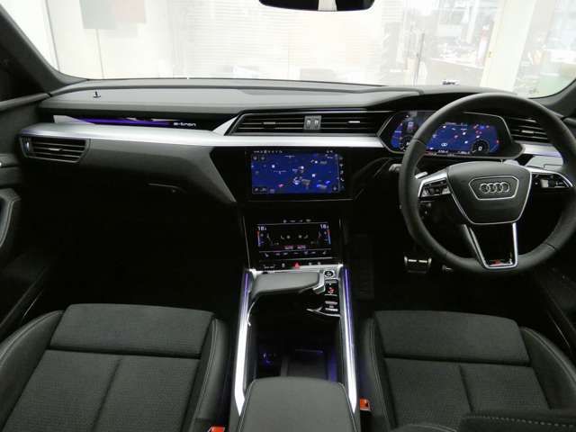 AUDI Q8 e-tron