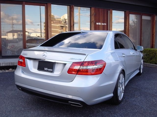 MERCEDES BENZ E-Class sedan