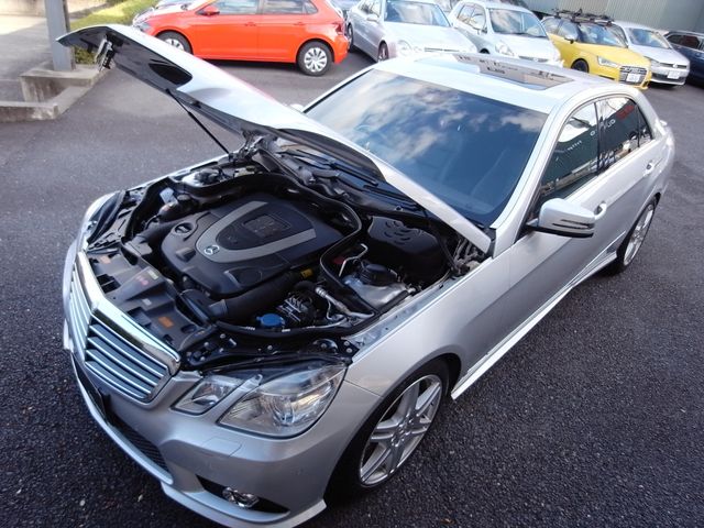 MERCEDES BENZ E-Class sedan