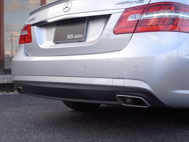 MERCEDES BENZ E-Class sedan