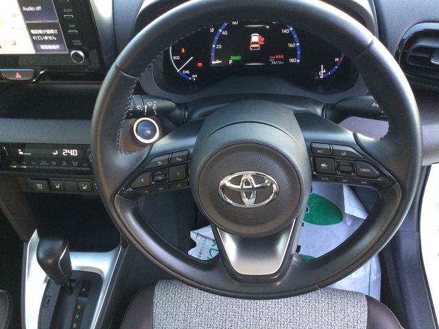 YARIS CROSS HYBRID
