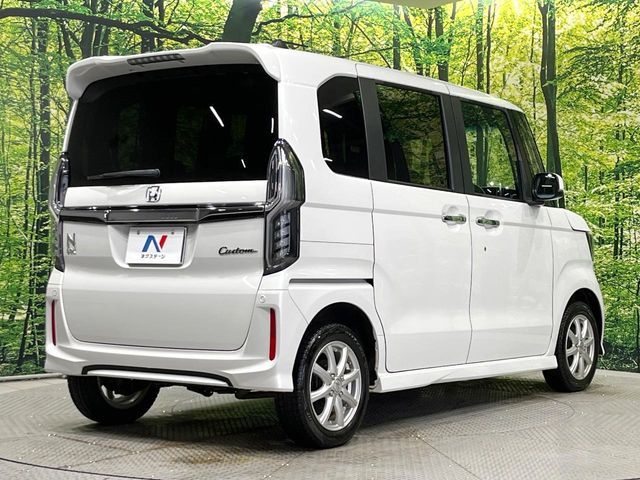 N-BOX CUSTOM 4WD