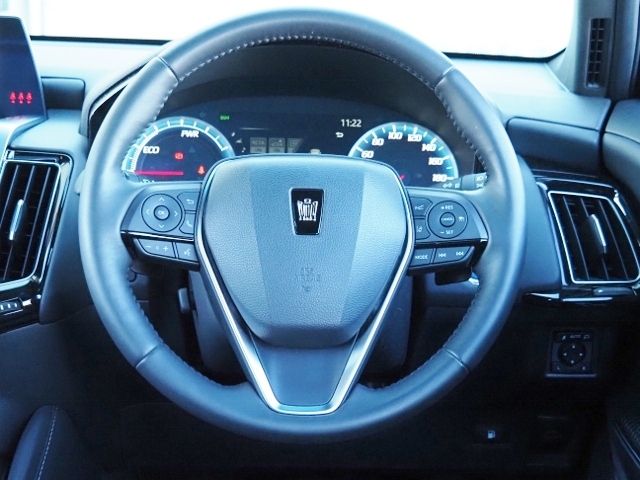 CROWN sedan hybrid