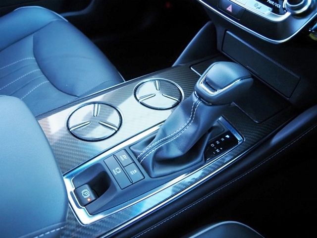 CROWN sedan hybrid