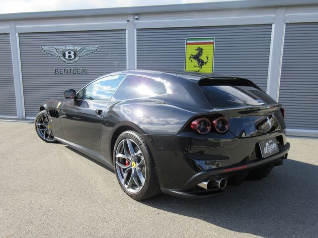 FERRARI GTC4 LUSSO T