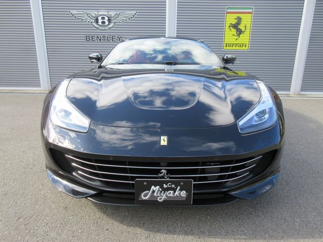 FERRARI GTC4 LUSSO T