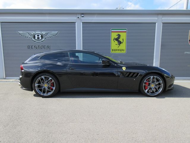 FERRARI GTC4 LUSSO T