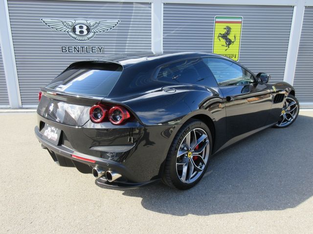 FERRARI GTC4 LUSSO T