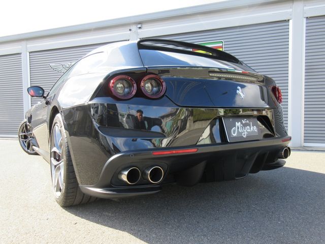 FERRARI GTC4 LUSSO T