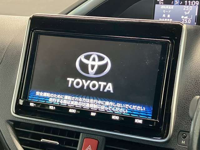 VOXY HYBRID
