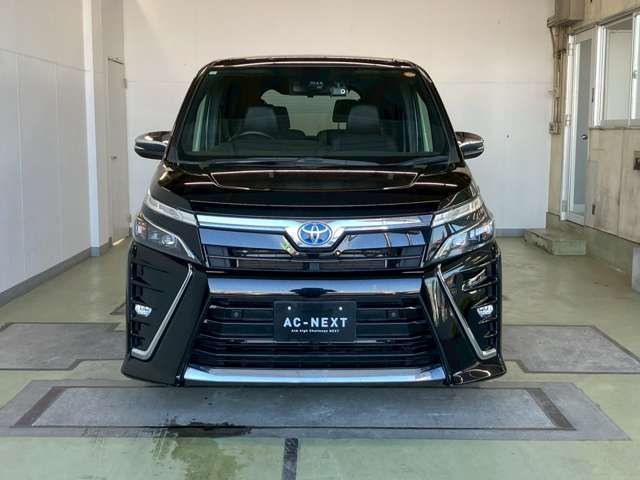 VOXY HYBRID