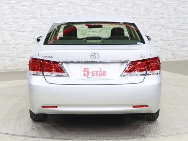 CROWN sedan