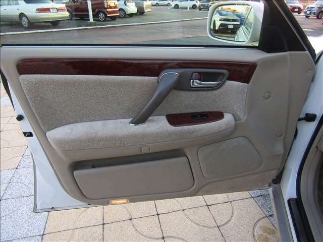 CROWN sedan